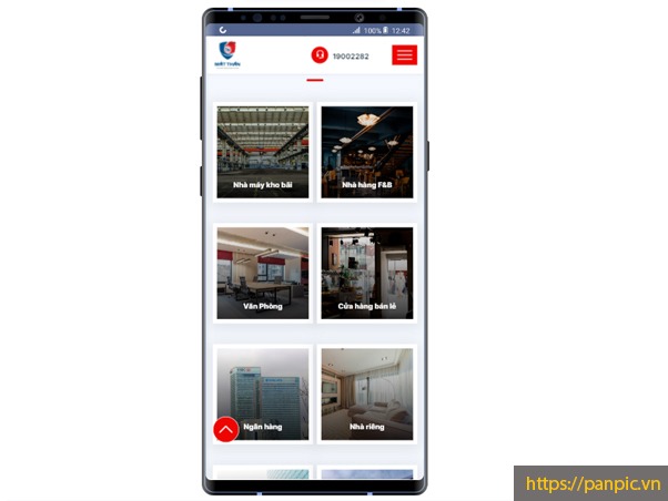 Màn hình điện thoại website doanh nghiệp